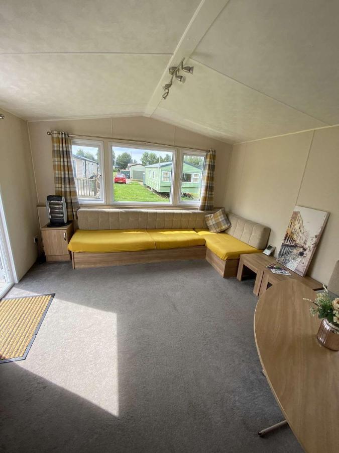 Impeccable 3 Bedroom Lodge Pet Friendly Northampton Exterior foto